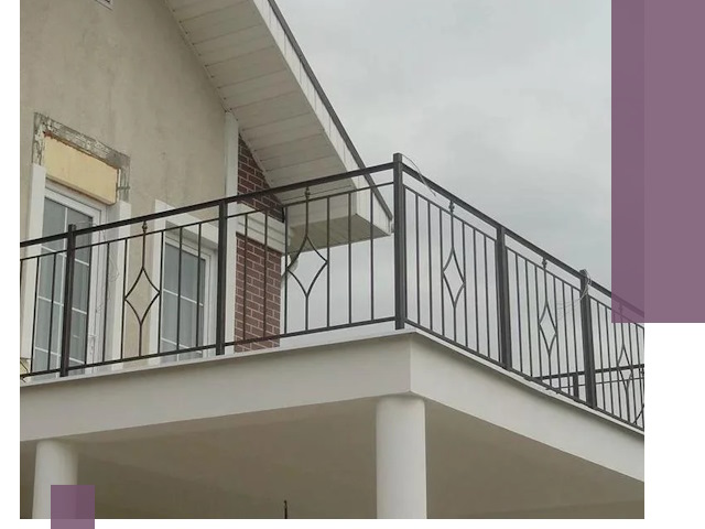 Изготовление балконных ограждений в Вольске из металла и стекла