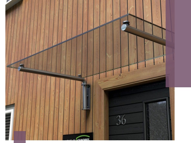 Стеклянные козырьки на входы и фасады в Вольске