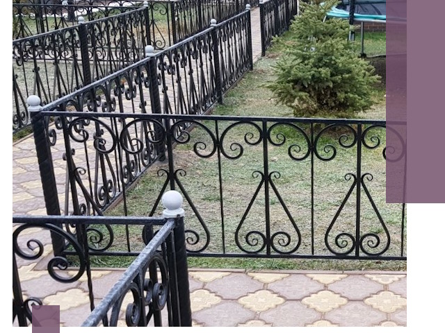 Кованые газонные ограждения под ключ в Вольске